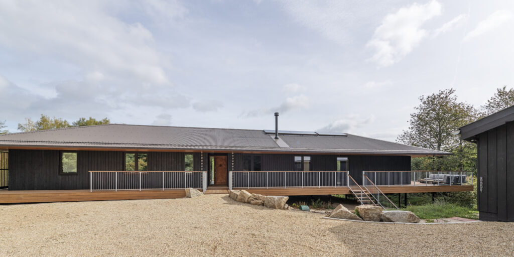 Gravelrings driveway at Stipperstones, Devon. Photography by Richard Downer.